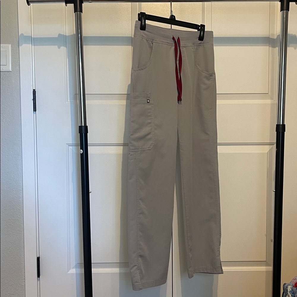 FIGS Kade Cargo Scrub Pants - Light Gray - XS